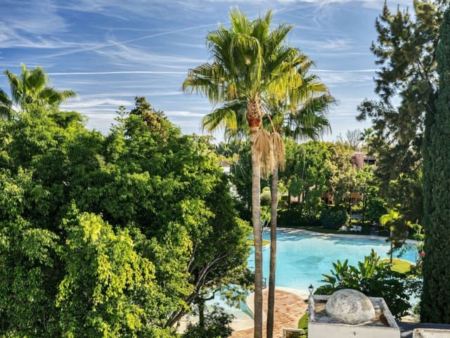 4 bedroom Penthouse for sale in San Pedro de Alcantara, Marbella with pool - € 1,598,000 (Ref: 9406186)