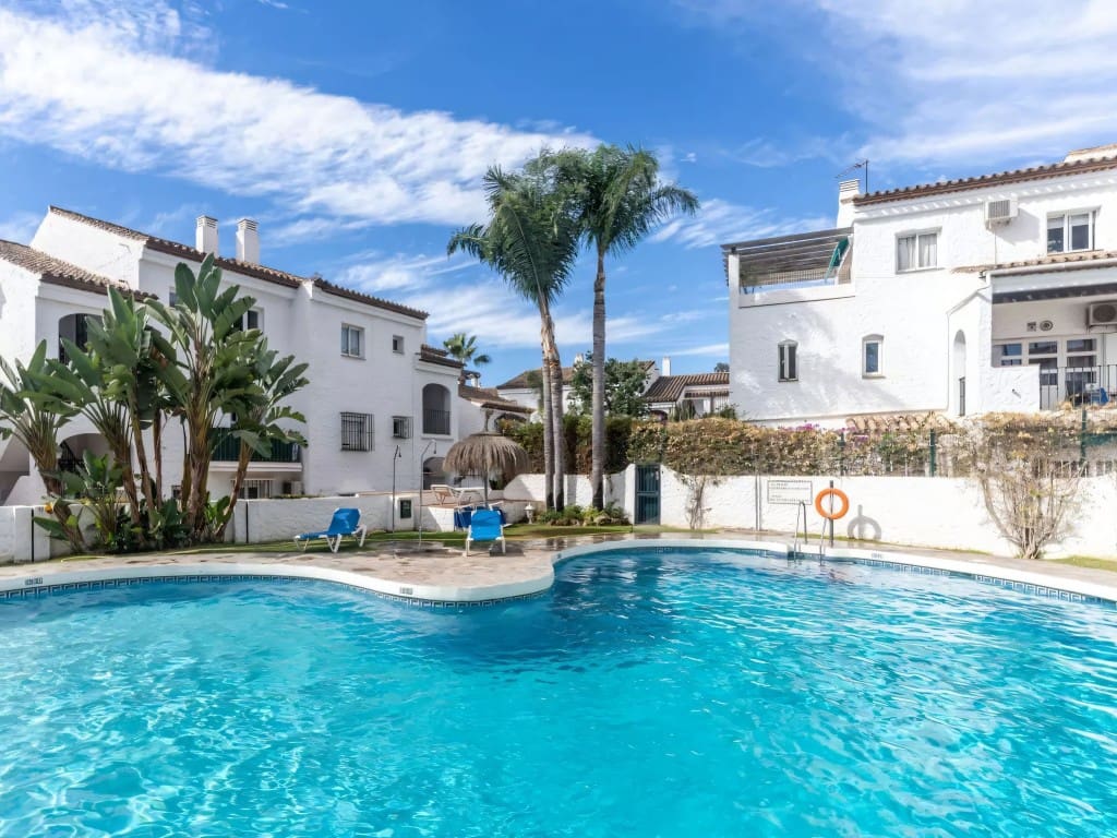 2 soverom Hus til salgs i El Paraiso med svømmebasseng - € 300 000 (Ref: 9406187)