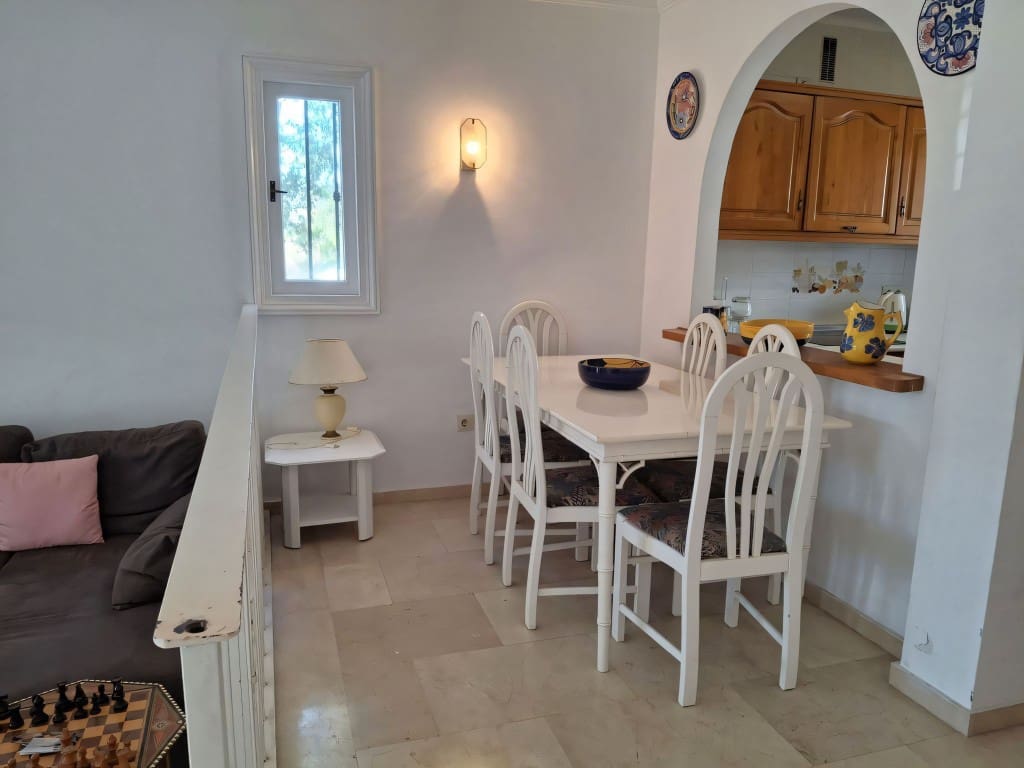 2 soverom Hus til salgs i El Paraiso med svømmebasseng - € 300 000 (Ref: 9406187)