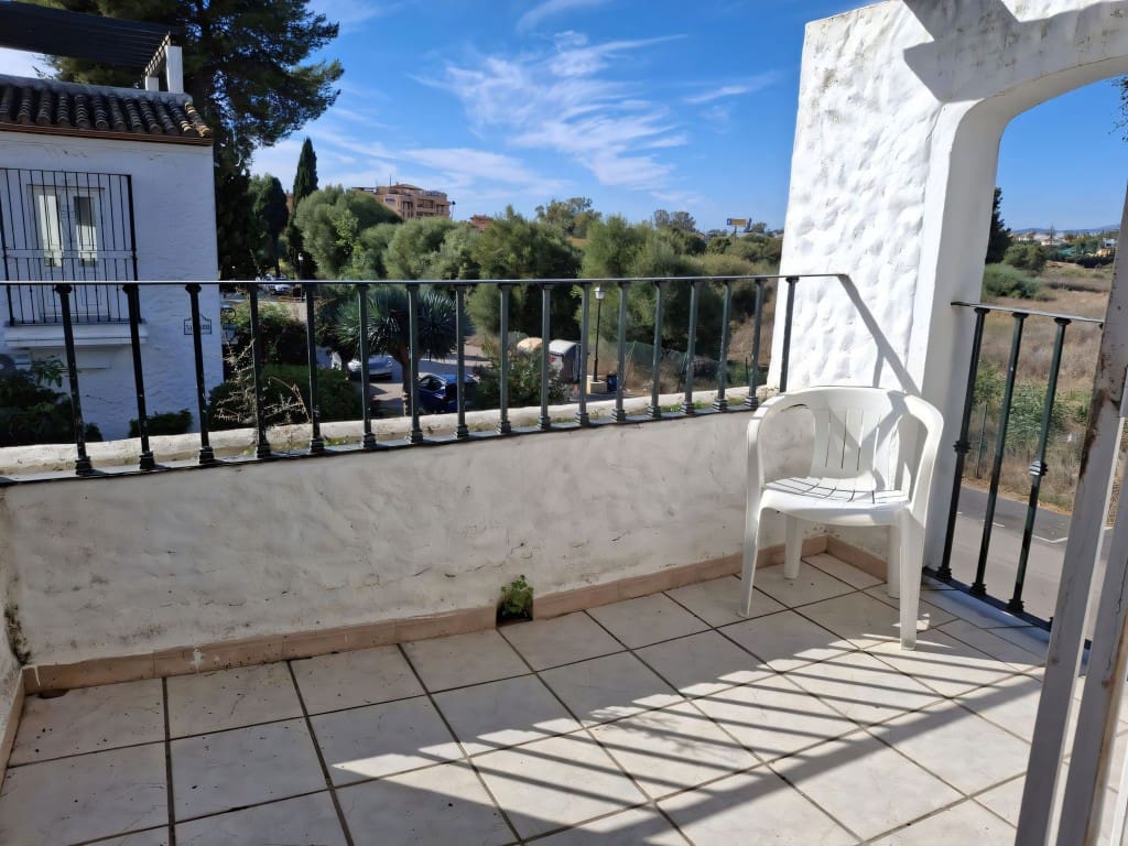 2 soverom Hus til salgs i El Paraiso med svømmebasseng - € 300 000 (Ref: 9406187)