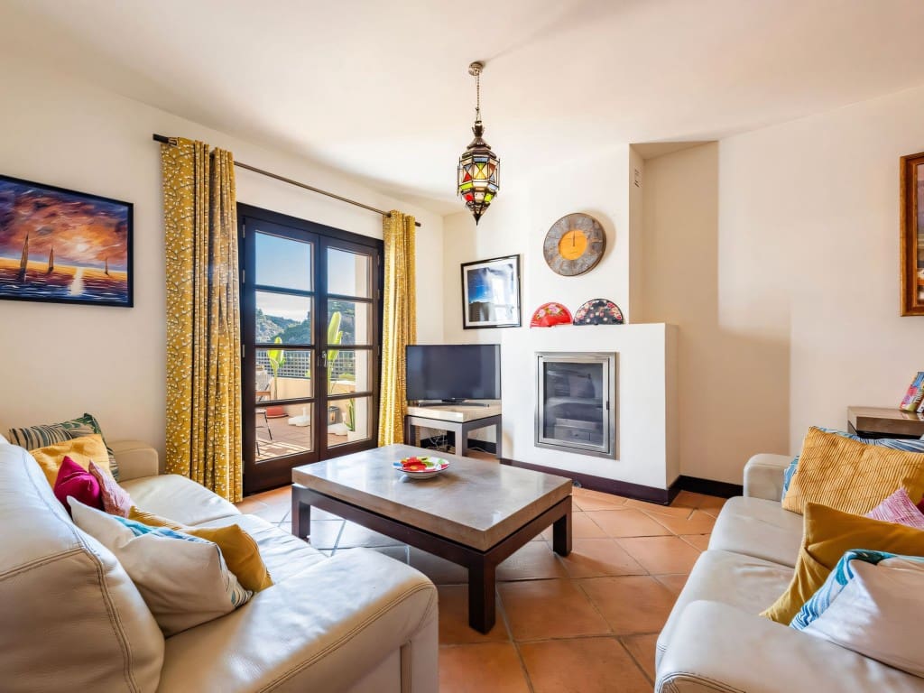 3 slaapkamer Huis te koop in Benahavis met zwembad garage - € 550.000 (Ref: 9406188)