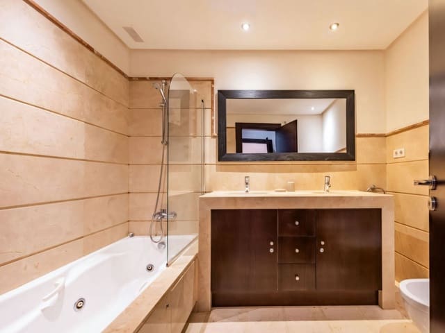 3 slaapkamer Huis te koop in Benahavís met zwembad garage - € 550.000 (Ref: 9406188)