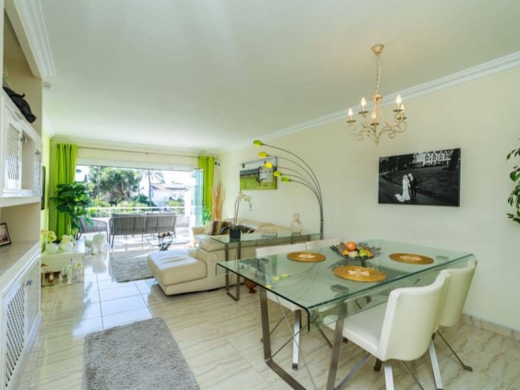 3 slaapkamer Penthouse te koop in El Paraiso met zwembad - € 345.000 (Ref: 9407901)