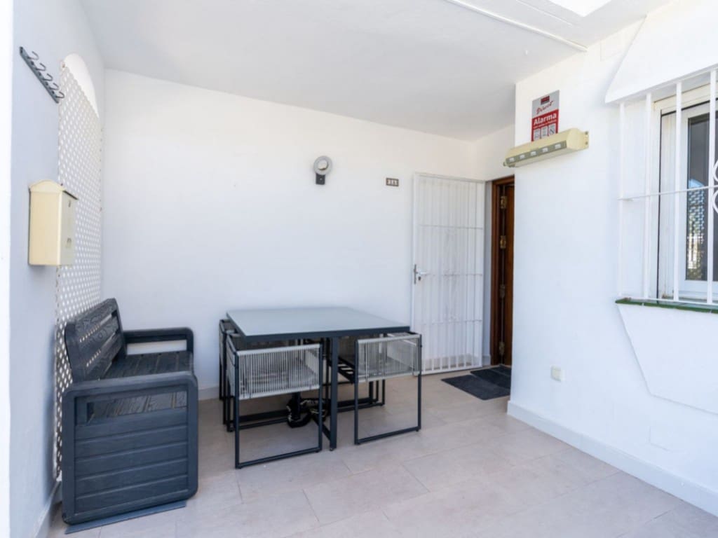 3 slaapkamer Penthouse te koop in El Paraiso met zwembad - € 345.000 (Ref: 9407901)