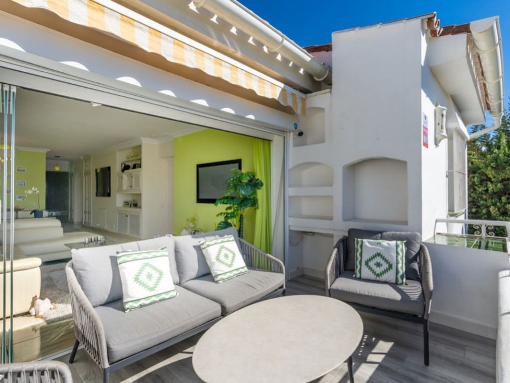 3 slaapkamer Penthouse te koop in El Paraiso met zwembad - € 345.000 (Ref: 9407901)