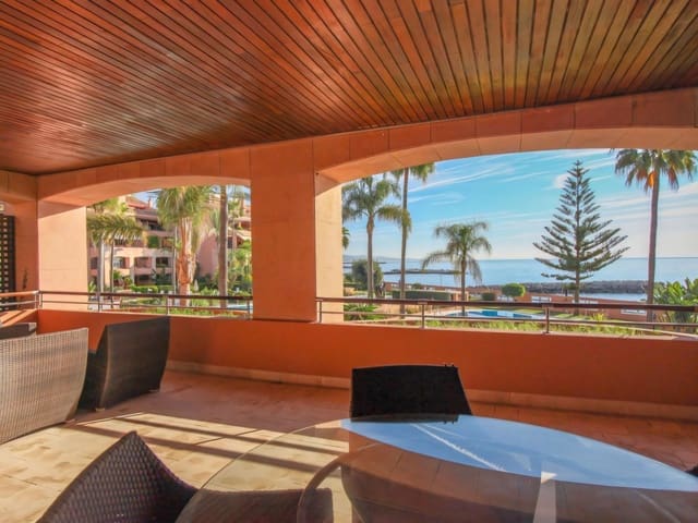 2 soveværelse Lejlighed til salg i Puerto Banus, Marbella med swimmingpool - € 2.400.000 (Ref: 9409162)