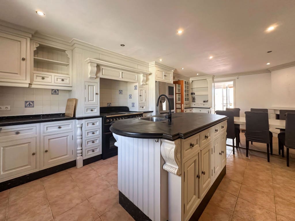 4 makuuhuone Maalaistalo myytävänä paikassa Mijas mukana uima-altaan - 575 000 € (Ref: 9410500)