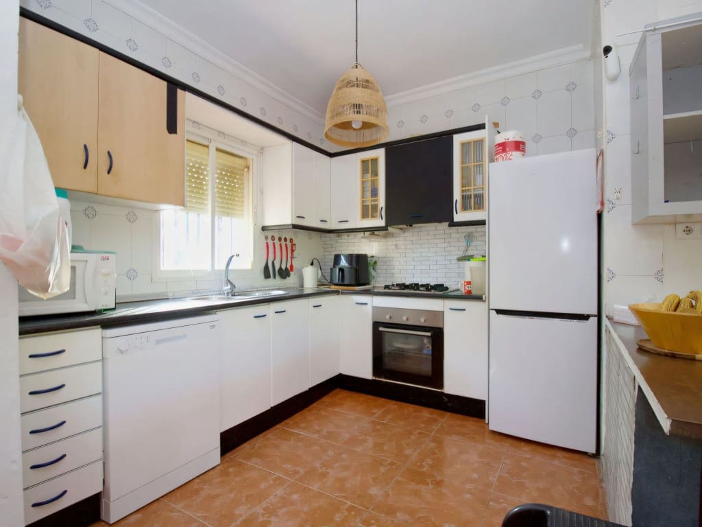 4 sypialnia Finka/Dom wiejski na sprzedaż w Cartama z basenem garażem - 342 000 € (Ref: 9410502)