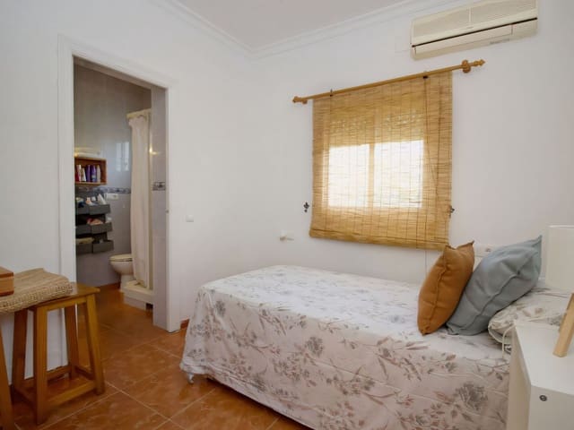 4 sypialnia Finka/Dom wiejski na sprzedaż w Cártama z basenem garażem - 342 000 € (Ref: 9410502)