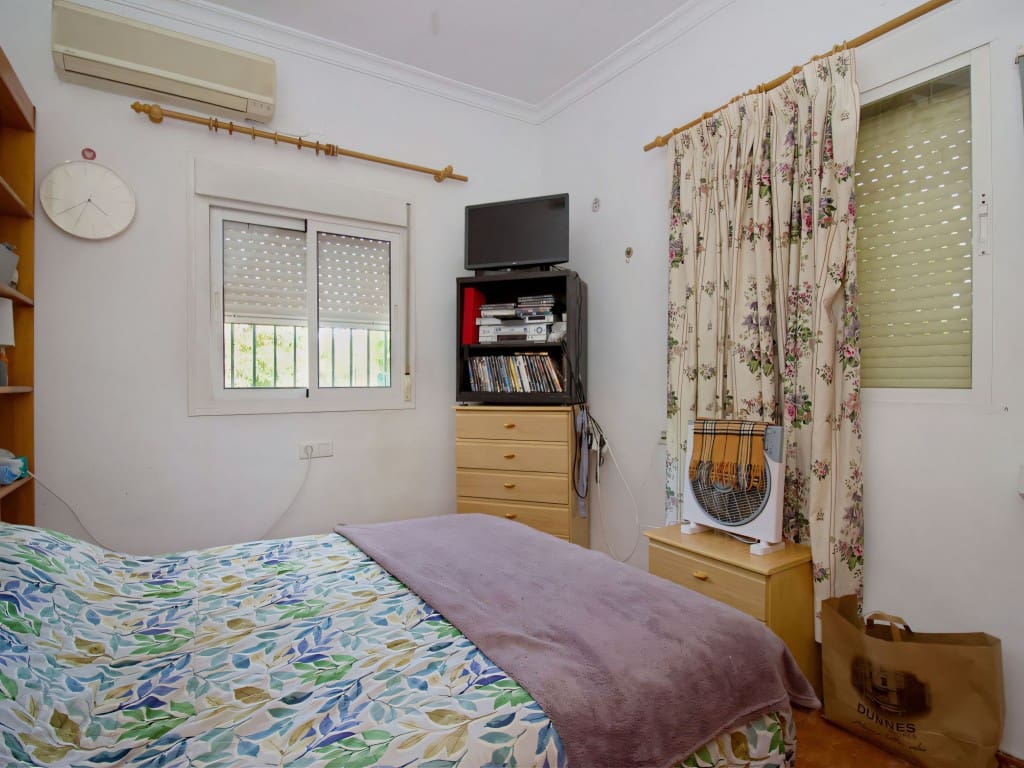 4 sypialnia Finka/Dom wiejski na sprzedaż w Cartama z basenem garażem - 342 000 € (Ref: 9410502)