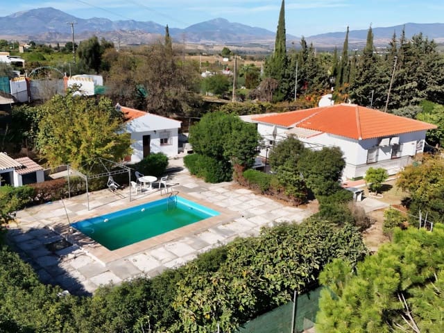 4 sypialnia Finka/Dom wiejski na sprzedaż w Cártama z basenem garażem - 342 000 € (Ref: 9410502)