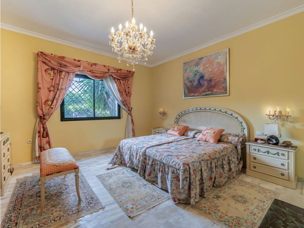 4 slaapkamer Villa te koop in Marbella met zwembad garage - € 2.050.000 (Ref: 9410503)