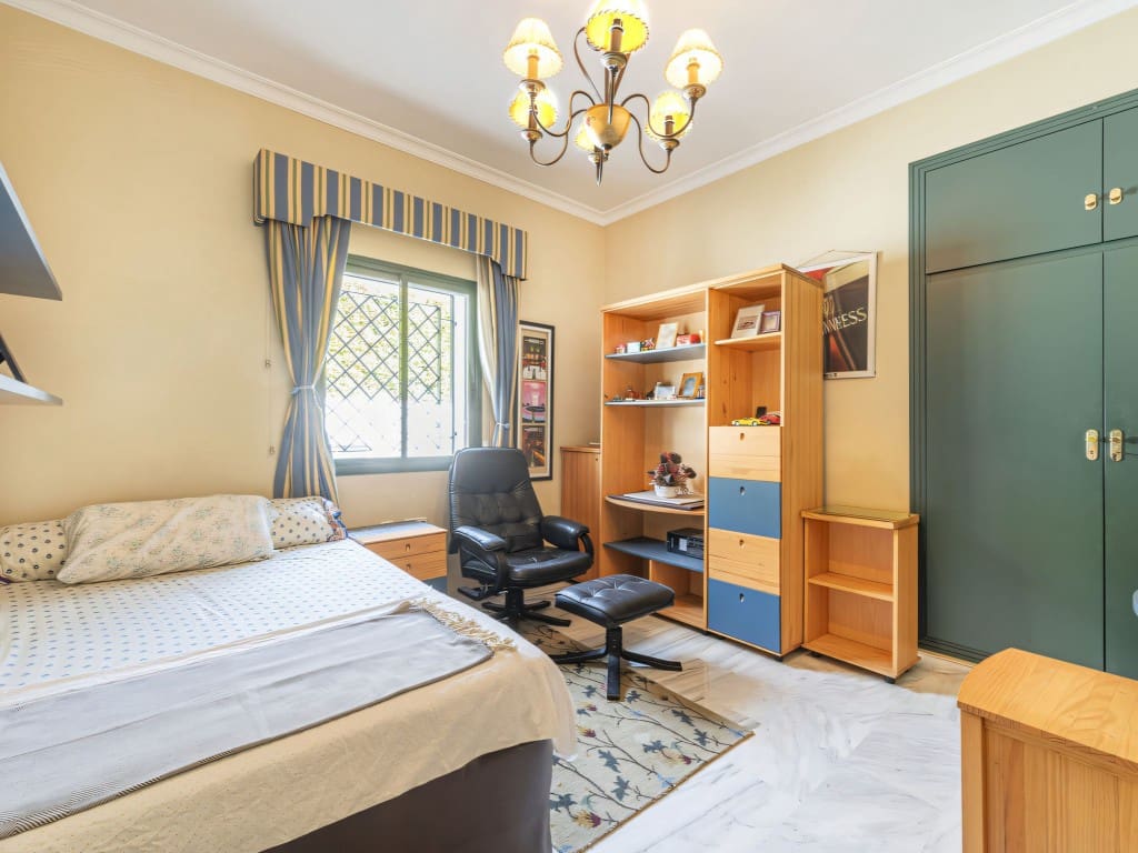 4 slaapkamer Villa te koop in Marbella met zwembad garage - € 2.050.000 (Ref: 9410503)