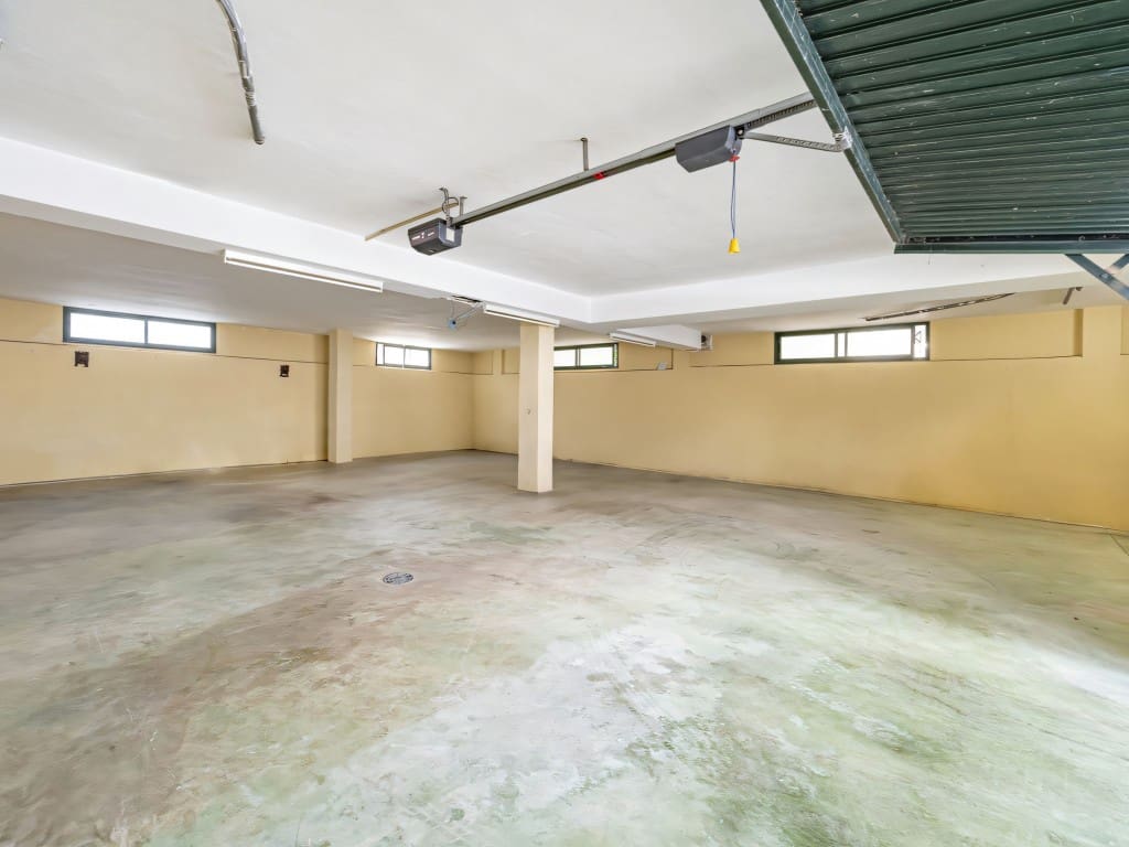 4 slaapkamer Villa te koop in Marbella met zwembad garage - € 2.050.000 (Ref: 9410503)