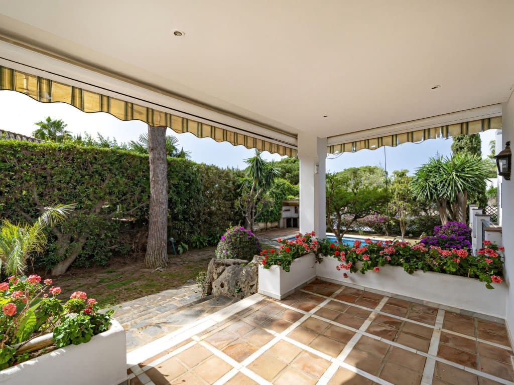 4 slaapkamer Villa te koop in Marbella met zwembad garage - € 2.050.000 (Ref: 9410503)