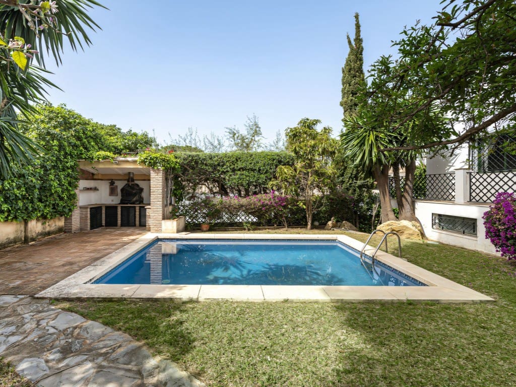 4 slaapkamer Villa te koop in Marbella met zwembad garage - € 2.050.000 (Ref: 9410503)