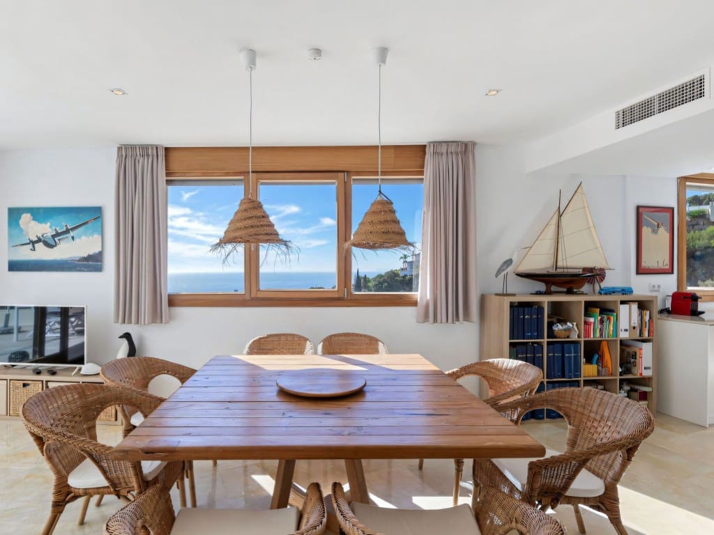 3 slaapkamer Penthouse te koop in Los Monteros met zwembad - € 795.000 (Ref: 9413559)