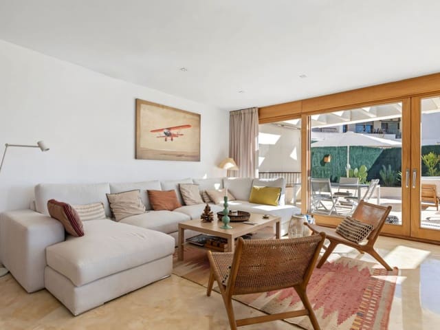 3 slaapkamer Penthouse te koop in Los Monteros, Marbella met zwembad - € 795.000 (Ref: 9413559)