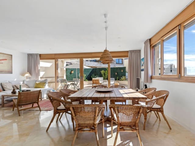 3 slaapkamer Penthouse te koop in Los Monteros, Marbella met zwembad - € 795.000 (Ref: 9413559)