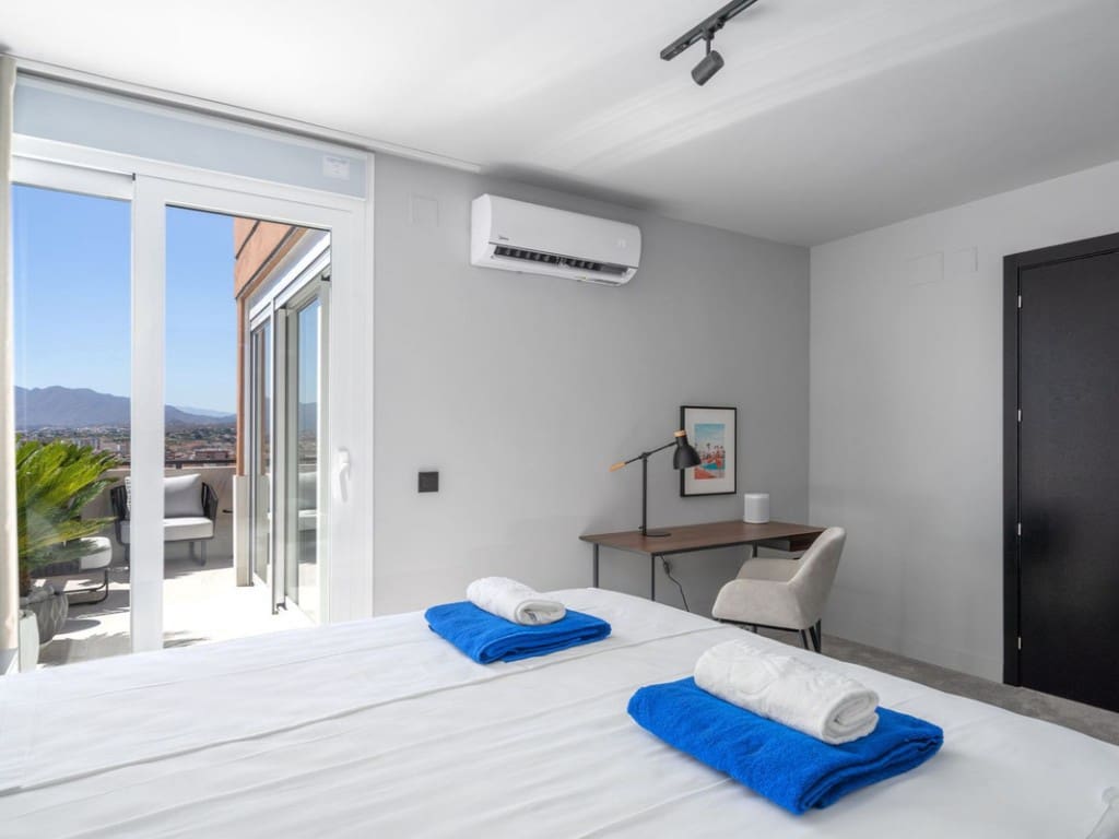 4 slaapkamer Penthouse te koop in Fuengirola met zwembad - € 1.025.000 (Ref: 9413560)