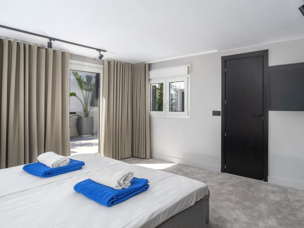 4 slaapkamer Penthouse te koop in Fuengirola met zwembad - € 1.025.000 (Ref: 9413560)