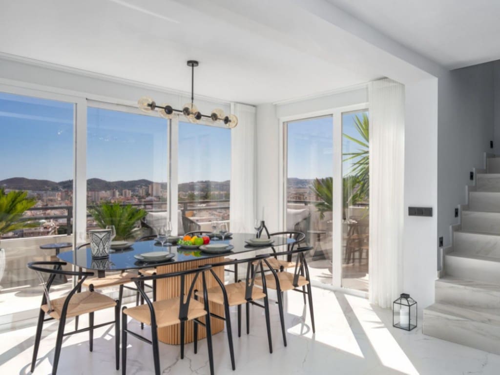 4 slaapkamer Penthouse te koop in Fuengirola met zwembad - € 1.025.000 (Ref: 9413560)