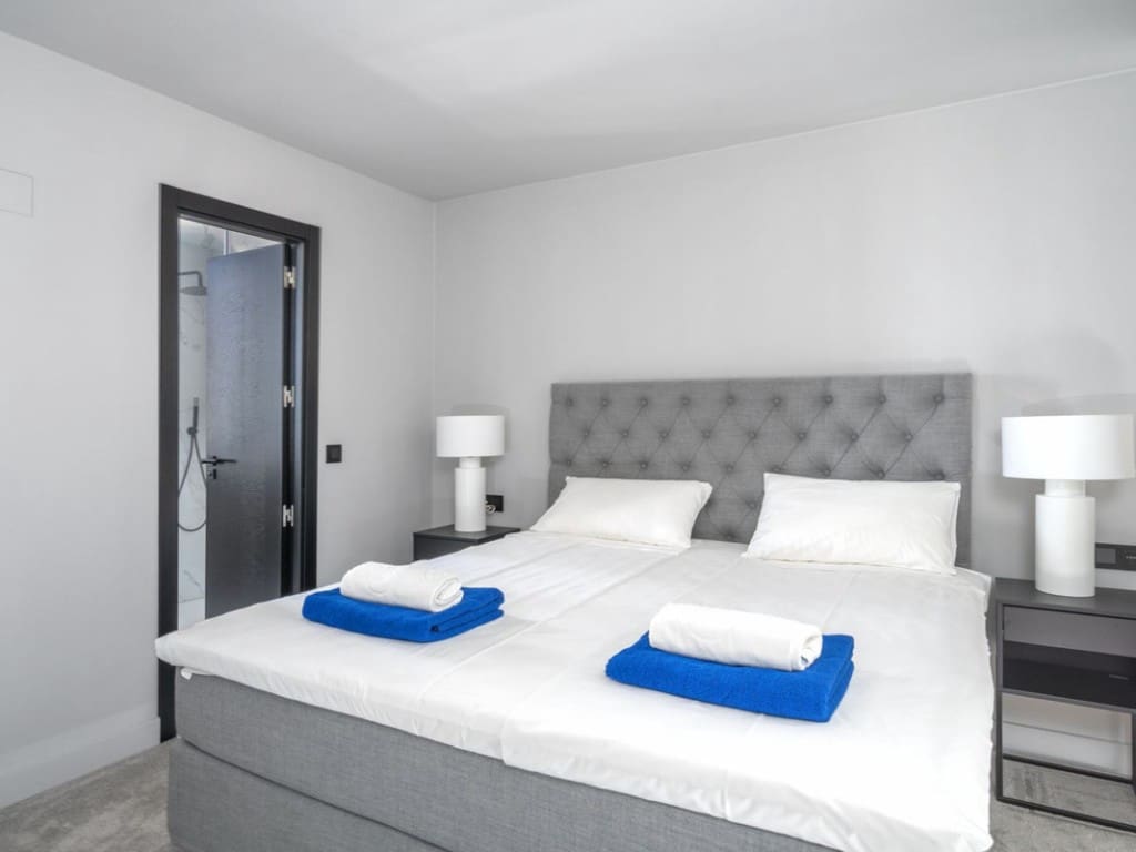 4 slaapkamer Penthouse te koop in Fuengirola met zwembad - € 1.025.000 (Ref: 9413560)