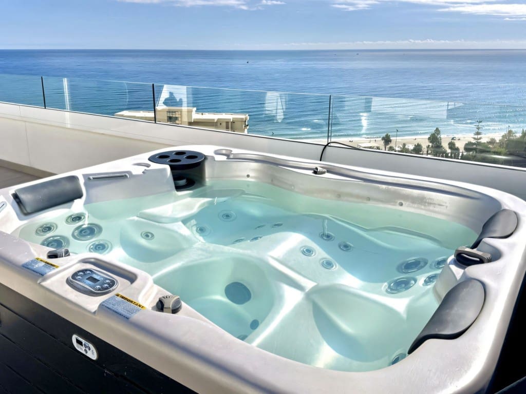 3 chambre Penthouse à vendre à Carvajal avec piscine - 1 295 000 € (Ref: 9413561)