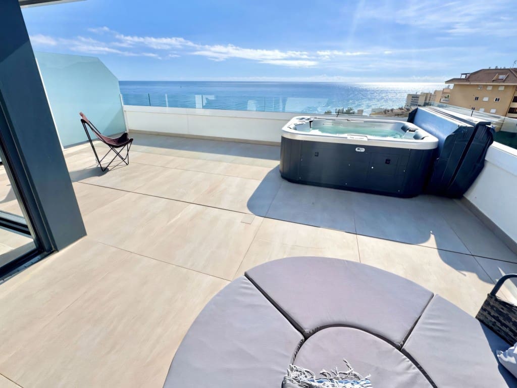 3 chambre Penthouse à vendre à Carvajal avec piscine - 1 295 000 € (Ref: 9413561)