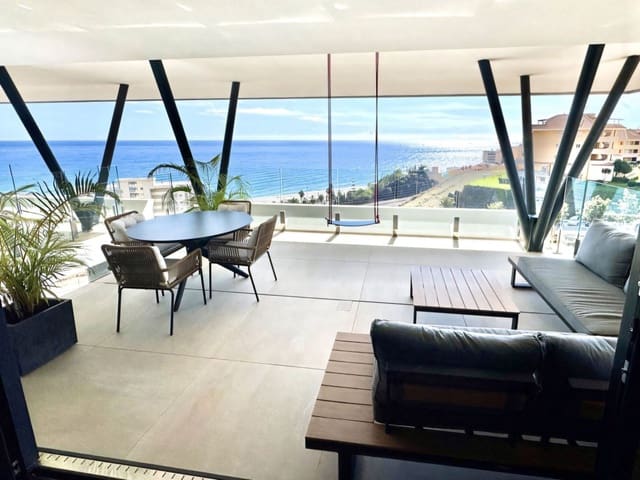 3 soverom Penthouse til salgs i Carvajal, Fuengirola med svømmebasseng - € 1 295 000 (Ref: 9413561)