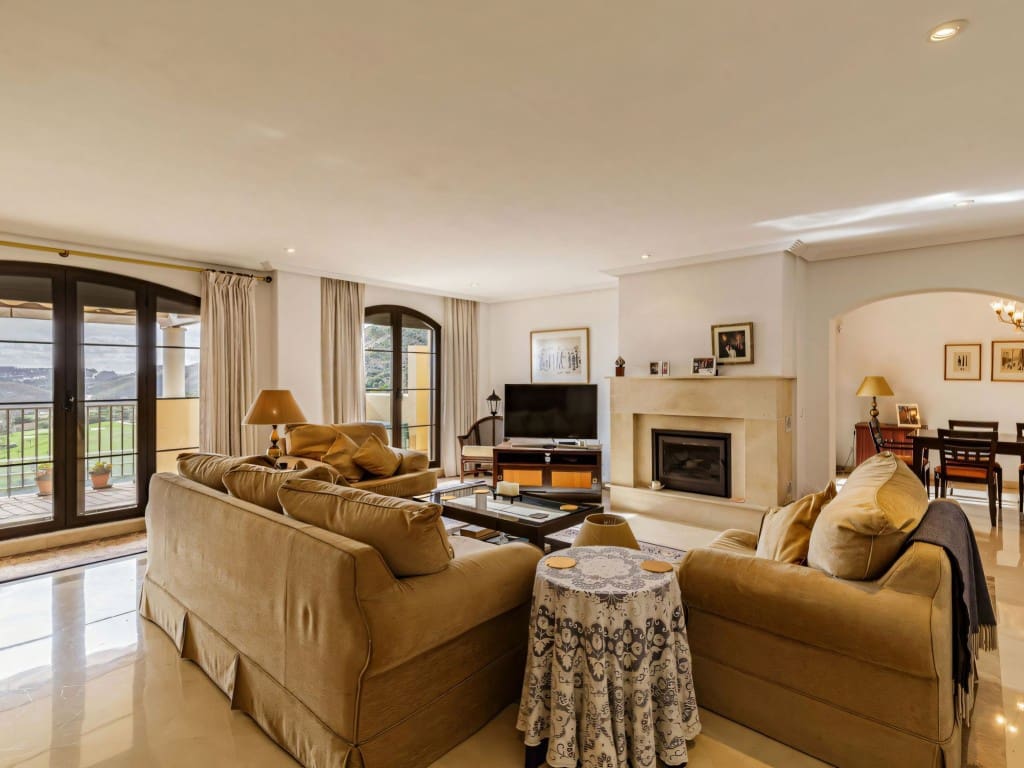 3 slaapkamer Penthouse te koop in Los Arqueros met zwembad garage - € 995.000 (Ref: 9413562)