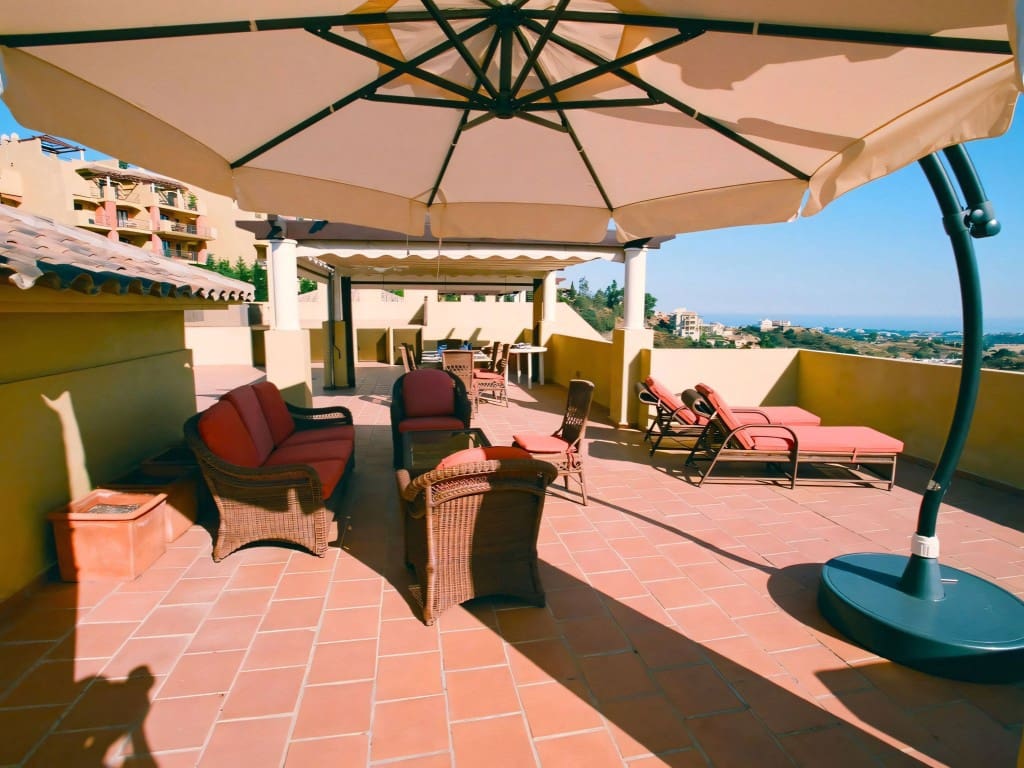 3 slaapkamer Penthouse te koop in Los Arqueros met zwembad garage - € 995.000 (Ref: 9413562)