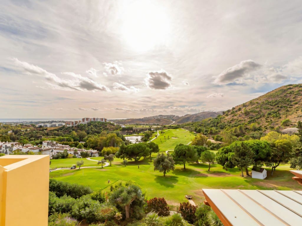 3 slaapkamer Penthouse te koop in Los Arqueros met zwembad garage - € 995.000 (Ref: 9413562)