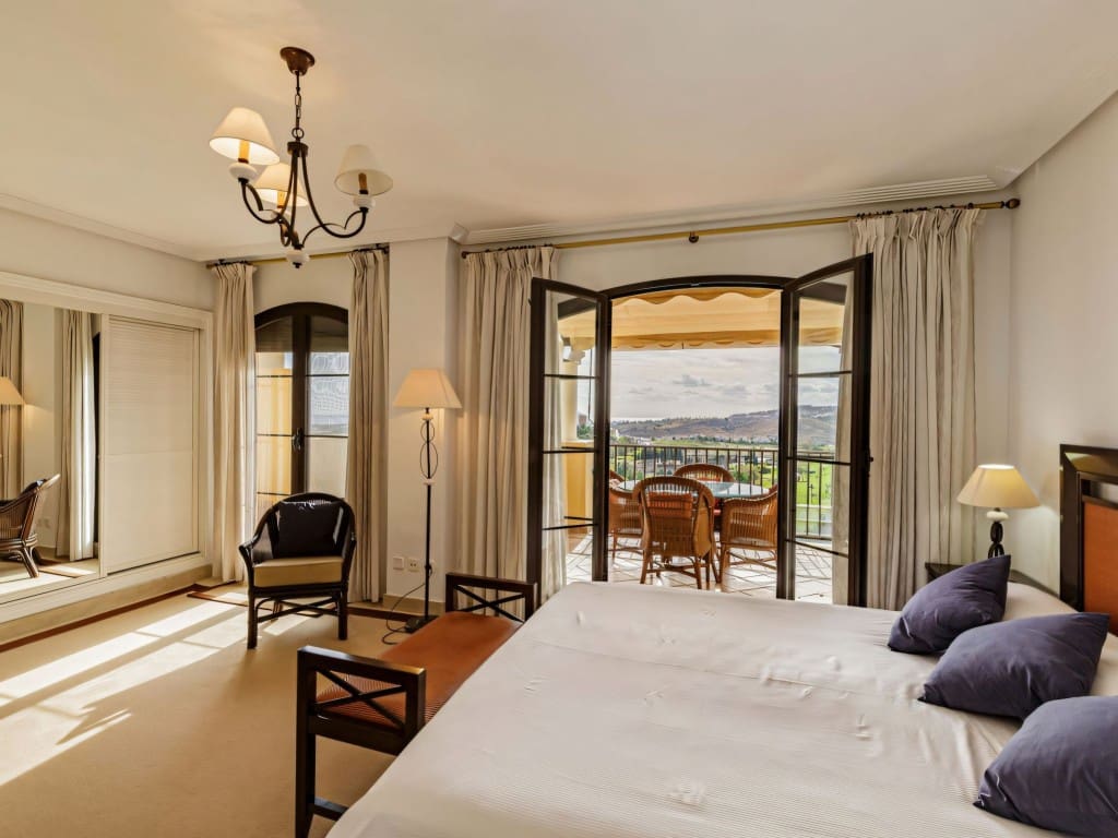 3 slaapkamer Penthouse te koop in Los Arqueros met zwembad garage - € 995.000 (Ref: 9413562)