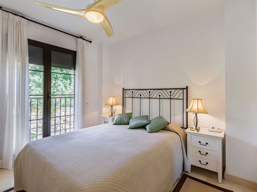 3 slaapkamer Penthouse te koop in Los Arqueros met zwembad garage - € 995.000 (Ref: 9413562)