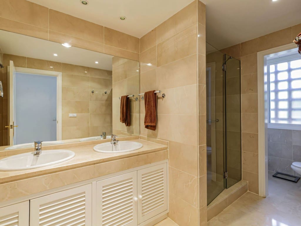 3 slaapkamer Penthouse te koop in Los Arqueros met zwembad garage - € 995.000 (Ref: 9413562)