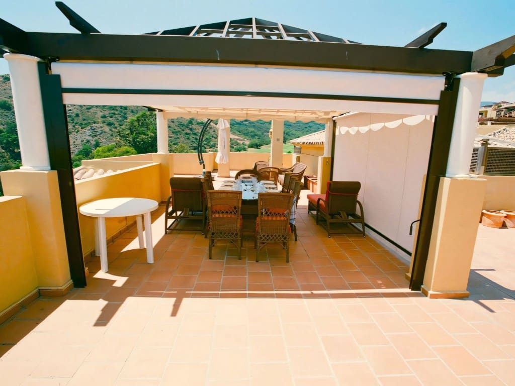 3 slaapkamer Penthouse te koop in Los Arqueros met zwembad garage - € 995.000 (Ref: 9413562)