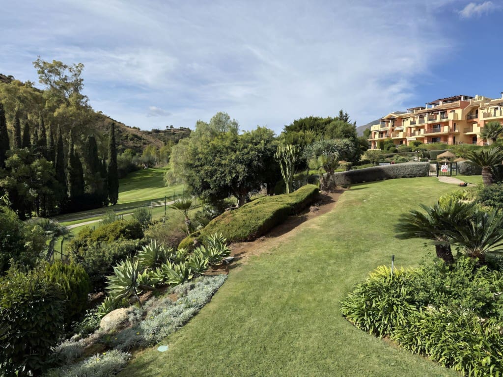 3 slaapkamer Penthouse te koop in Los Arqueros met zwembad garage - € 995.000 (Ref: 9413562)