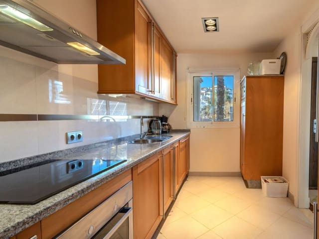 2 bedroom Apartment for sale in Nueva Andalucia, Marbella with pool garage - € 560,000 (Ref: 9418819)