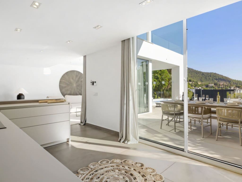 3 slaapkamer Villa te koop in Mijas Costa met zwembad garage - € 1.400.000 (Ref: 9418820)