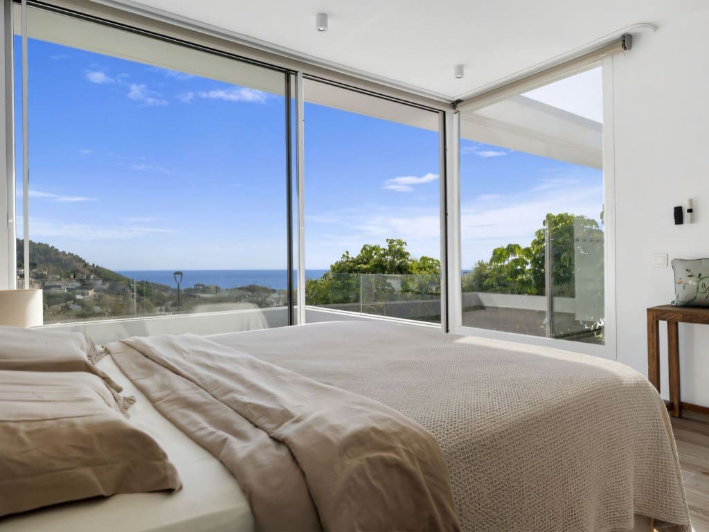 3 slaapkamer Villa te koop in Mijas Costa met zwembad garage - € 1.400.000 (Ref: 9418820)