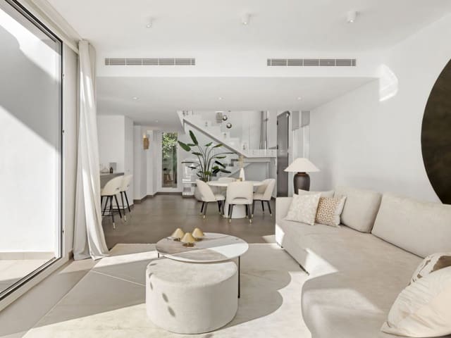 3 slaapkamer Villa te koop in Mijas Costa, Mijas met zwembad garage - € 1.400.000 (Ref: 9418820)