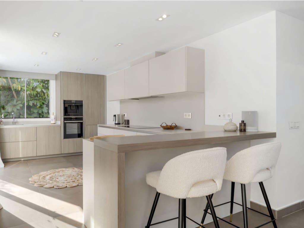 3 slaapkamer Villa te koop in Mijas Costa met zwembad garage - € 1.400.000 (Ref: 9418820)