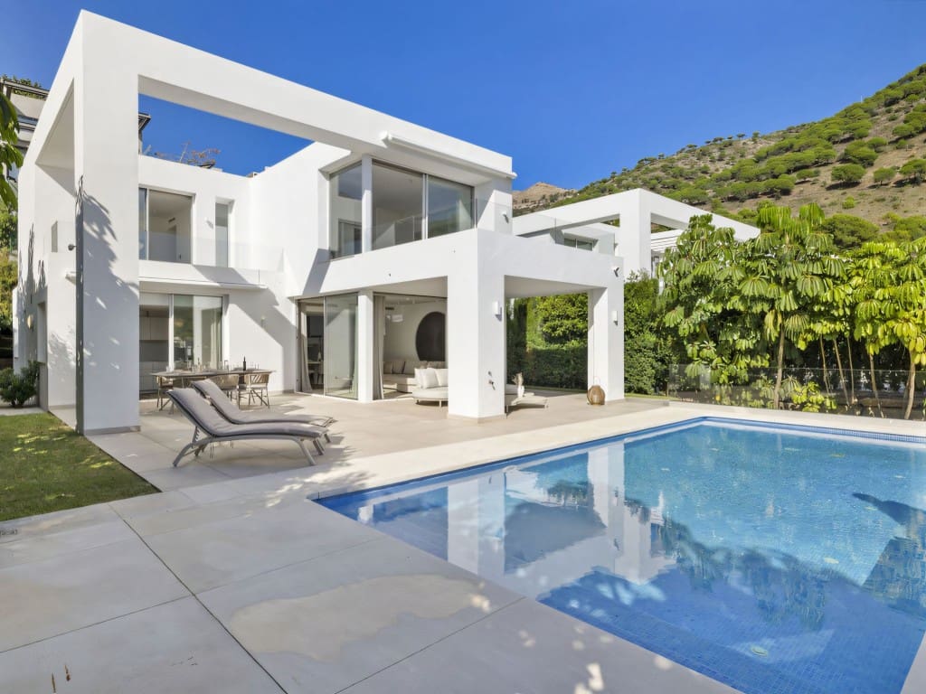 3 slaapkamer Villa te koop in Mijas Costa met zwembad garage - € 1.400.000 (Ref: 9418820)
