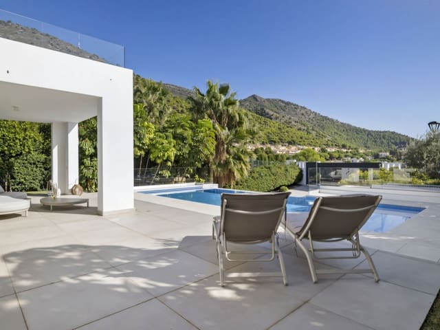 3 slaapkamer Villa te koop in Mijas Costa, Mijas met zwembad garage - € 1.400.000 (Ref: 9418820)