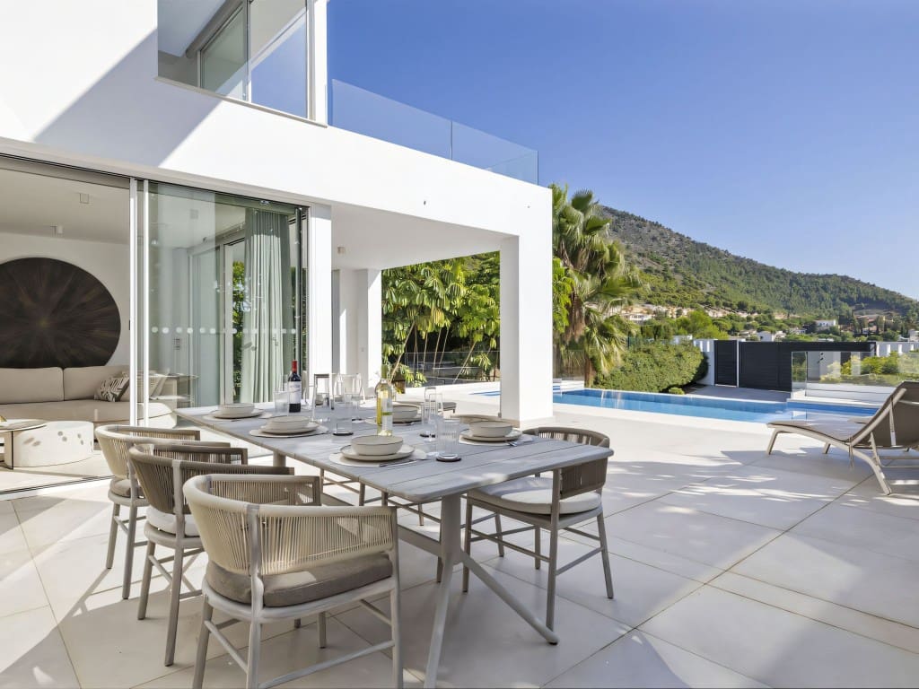 3 slaapkamer Villa te koop in Mijas Costa met zwembad garage - € 1.400.000 (Ref: 9418820)