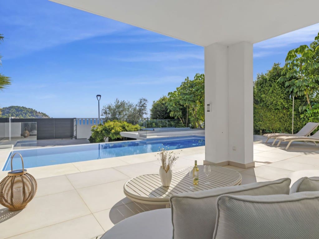 3 slaapkamer Villa te koop in Mijas Costa met zwembad garage - € 1.400.000 (Ref: 9418820)