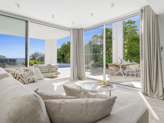 3 slaapkamer Villa te koop in Mijas Costa, Mijas met zwembad garage - € 1.400.000 (Ref: 9418820)