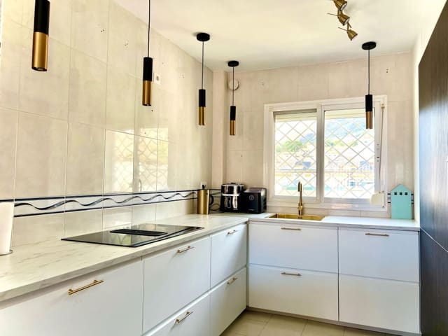 3 soverom Hus til salgs i Torrequebrada, Benalmádena med svømmebasseng garasje - € 389 000 (Ref: 9421817)