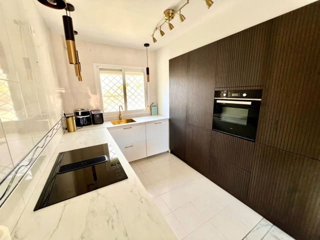 3 soverom Hus til salgs i Torrequebrada, Benalmádena med svømmebasseng garasje - € 389 000 (Ref: 9421817)